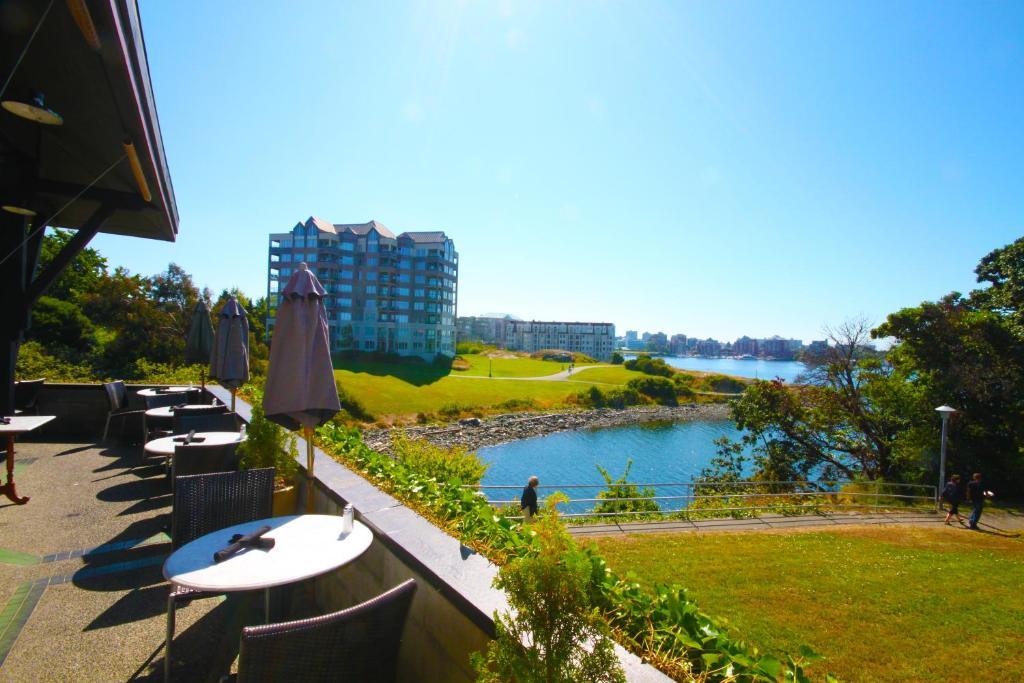 Spinnakers Gastro Brewpub & Guesthouses Victoria Exteriör bild
